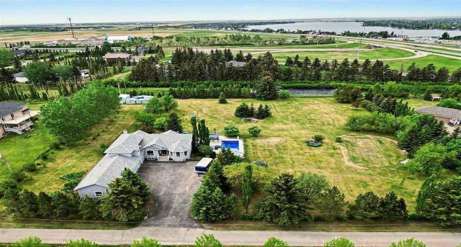 243115 Range Road 281A, Rural Rocky View County, Alberta T1X 2B9, 5 Bedrooms Bedrooms, ,3 BathroomsBathrooms,Residential,For Sale,281A,A2289224