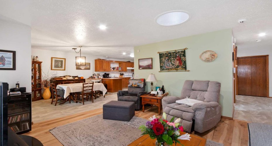 4102 Silverpark Estates Close, Olds, Alberta T4H1B4, 2 Bedrooms Bedrooms, ,2 BathroomsBathrooms,Residential,For Sale,Silverpark Estates,A2289940