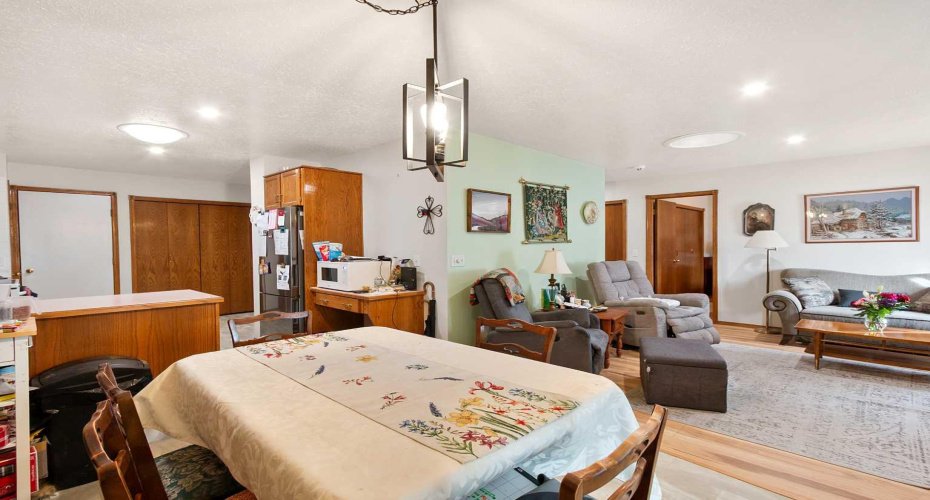 4102 Silverpark Estates Close, Olds, Alberta T4H1B4, 2 Bedrooms Bedrooms, ,2 BathroomsBathrooms,Residential,For Sale,Silverpark Estates,A2289940