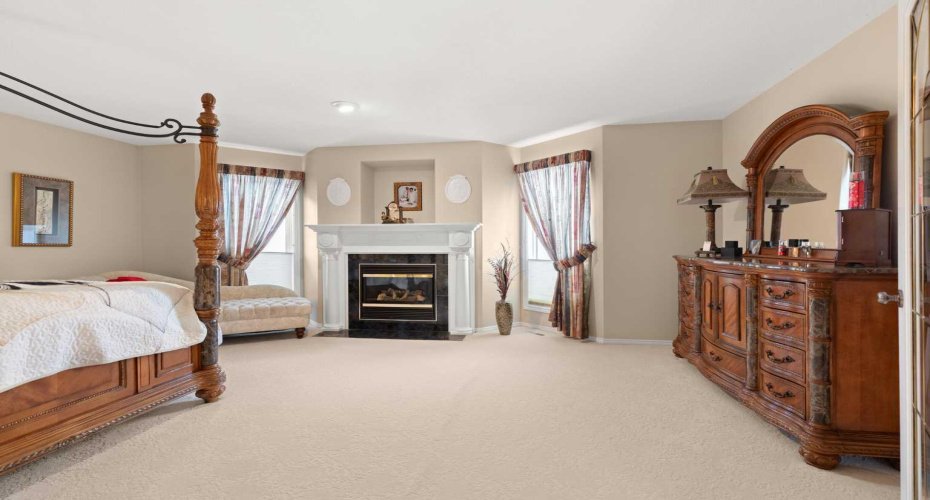 22 Turner Crescent, Medicine Hat, Alberta T1B4K9, 5 Bedrooms Bedrooms, ,4 BathroomsBathrooms,Residential,For Sale,Turner,A2289969