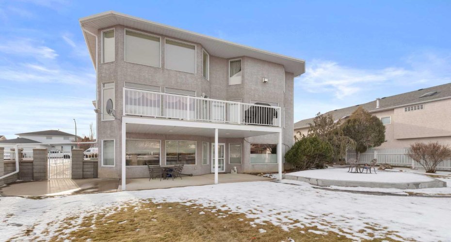 22 Turner Crescent, Medicine Hat, Alberta T1B4K9, 5 Bedrooms Bedrooms, ,4 BathroomsBathrooms,Residential,For Sale,Turner,A2289969