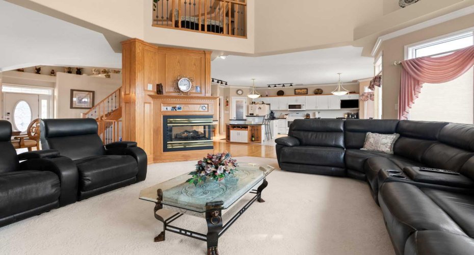 22 Turner Crescent, Medicine Hat, Alberta T1B4K9, 5 Bedrooms Bedrooms, ,4 BathroomsBathrooms,Residential,For Sale,Turner,A2289969