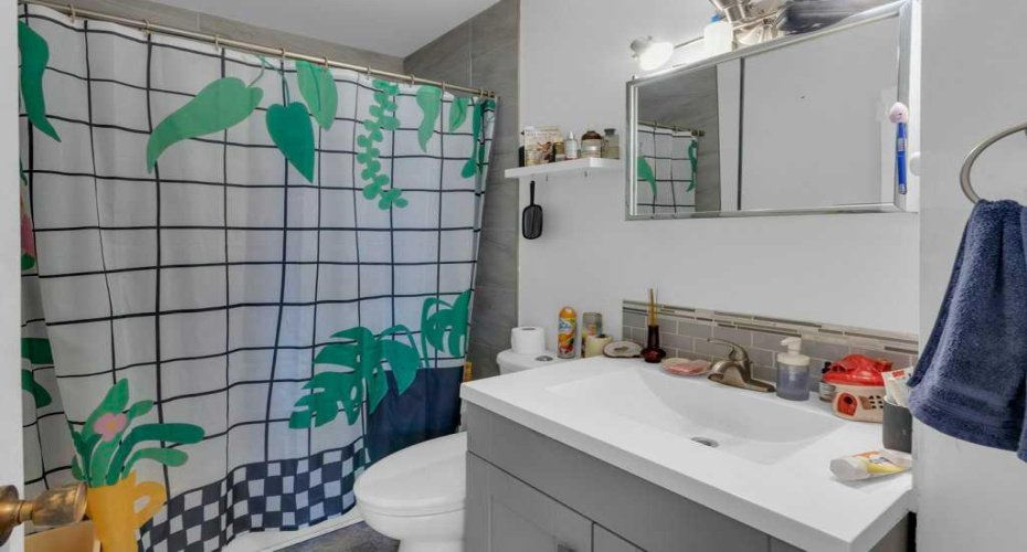 3027 37 Street, Calgary, Alberta T3E 3B5, 5 Bedrooms Bedrooms, ,2 BathroomsBathrooms,Residential,For Sale,37,A2290169