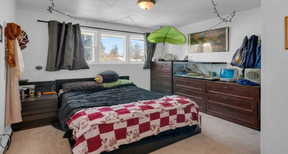 3027 37 Street, Calgary, Alberta T3E 3B5, 5 Bedrooms Bedrooms, ,2 BathroomsBathrooms,Residential,For Sale,37,A2290169