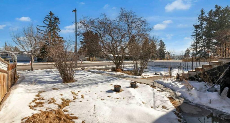 3027 37 Street, Calgary, Alberta T3E 3B5, 5 Bedrooms Bedrooms, ,2 BathroomsBathrooms,Residential,For Sale,37,A2290169