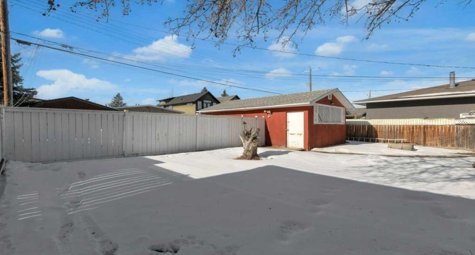 3027 37 Street, Calgary, Alberta T3E 3B5, 5 Bedrooms Bedrooms, ,2 BathroomsBathrooms,Residential,For Sale,37,A2290169