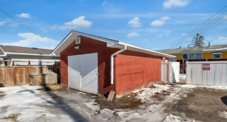 3027 37 Street, Calgary, Alberta T3E 3B5, 5 Bedrooms Bedrooms, ,2 BathroomsBathrooms,Residential,For Sale,37,A2290169