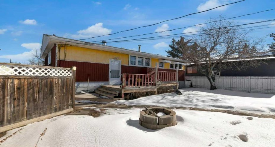 3027 37 Street, Calgary, Alberta T3E 3B5, 5 Bedrooms Bedrooms, ,2 BathroomsBathrooms,Residential,For Sale,37,A2290169