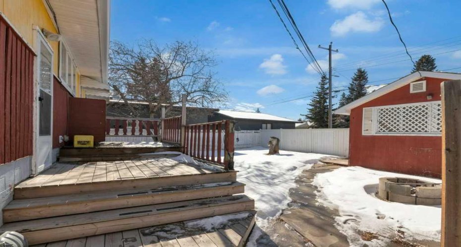 3027 37 Street, Calgary, Alberta T3E 3B5, 5 Bedrooms Bedrooms, ,2 BathroomsBathrooms,Residential,For Sale,37,A2290169