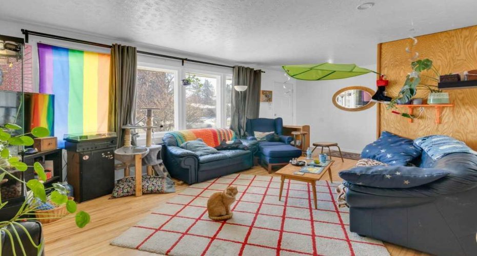 3027 37 Street, Calgary, Alberta T3E 3B5, 5 Bedrooms Bedrooms, ,2 BathroomsBathrooms,Residential,For Sale,37,A2290169