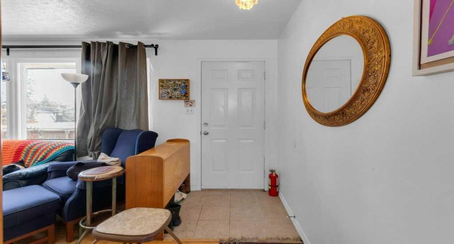 3027 37 Street, Calgary, Alberta T3E 3B5, 5 Bedrooms Bedrooms, ,2 BathroomsBathrooms,Residential,For Sale,37,A2290169