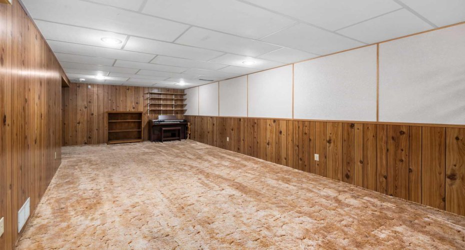 9616 Assiniboine Road, Calgary, Alberta T2J 0Z6, 3 Bedrooms Bedrooms, ,3 BathroomsBathrooms,Residential,For Sale,Assiniboine,A2290259