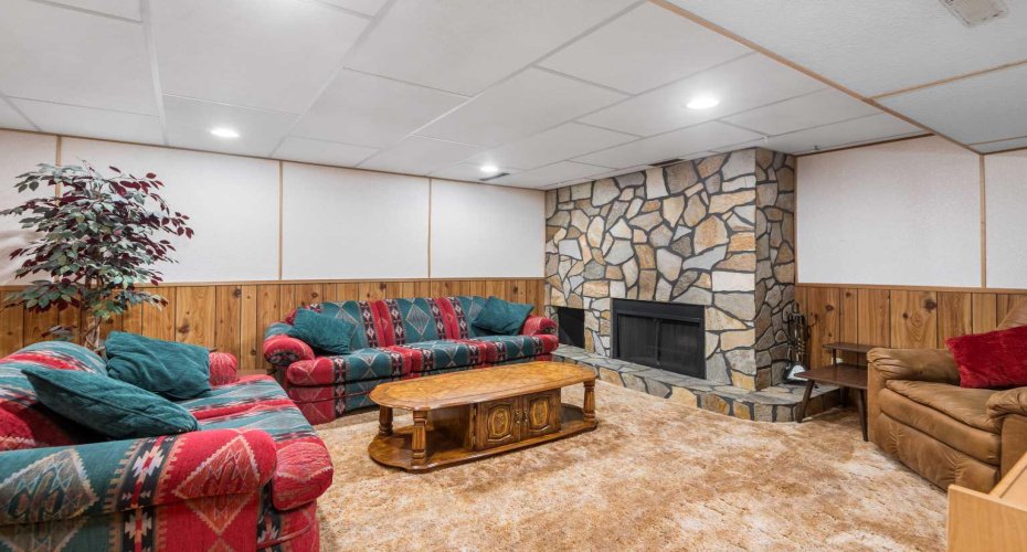 9616 Assiniboine Road, Calgary, Alberta T2J 0Z6, 3 Bedrooms Bedrooms, ,3 BathroomsBathrooms,Residential,For Sale,Assiniboine,A2290259