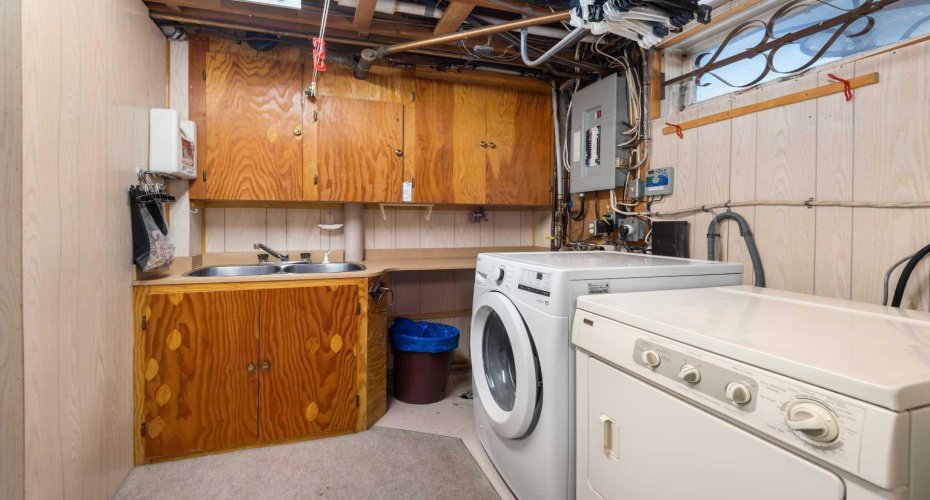 9616 Assiniboine Road, Calgary, Alberta T2J 0Z6, 3 Bedrooms Bedrooms, ,3 BathroomsBathrooms,Residential,For Sale,Assiniboine,A2290259