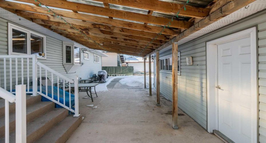 9616 Assiniboine Road, Calgary, Alberta T2J 0Z6, 3 Bedrooms Bedrooms, ,3 BathroomsBathrooms,Residential,For Sale,Assiniboine,A2290259