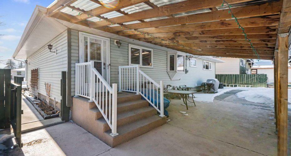 9616 Assiniboine Road, Calgary, Alberta T2J 0Z6, 3 Bedrooms Bedrooms, ,3 BathroomsBathrooms,Residential,For Sale,Assiniboine,A2290259