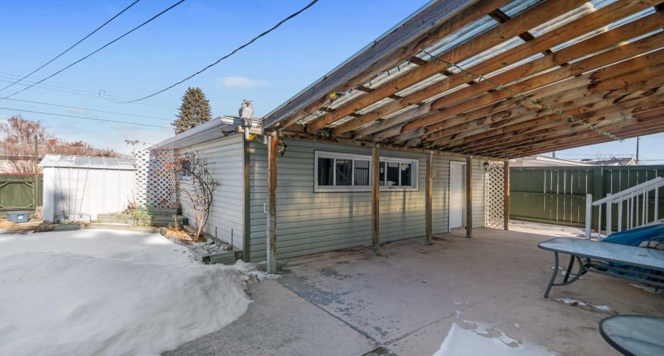 9616 Assiniboine Road, Calgary, Alberta T2J 0Z6, 3 Bedrooms Bedrooms, ,3 BathroomsBathrooms,Residential,For Sale,Assiniboine,A2290259