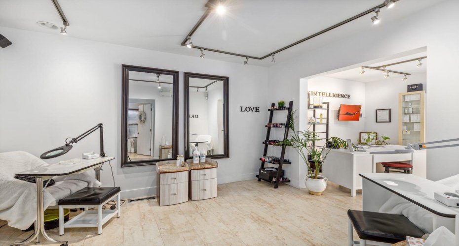 2032 34 Avenue, Calgary, Alberta T2T 2C3, ,Commercial,For Sale,34,A2290615