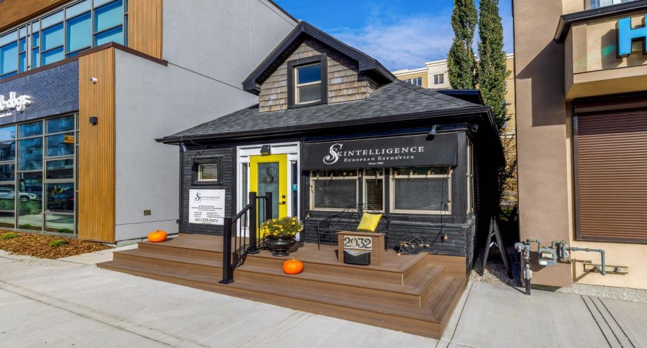 2032 34 Avenue, Calgary, Alberta T2T 2C3, ,Commercial,For Sale,34,A2290615