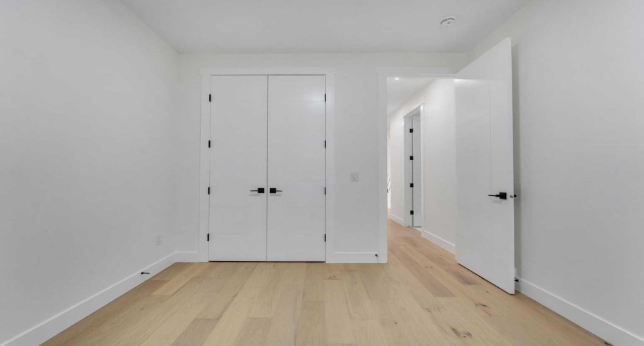 18 South Shore Road, Chestermere, Alberta T1X 2Y4, 7 Bedrooms Bedrooms, ,5 BathroomsBathrooms,Residential,For Sale,South Shore,A2290620