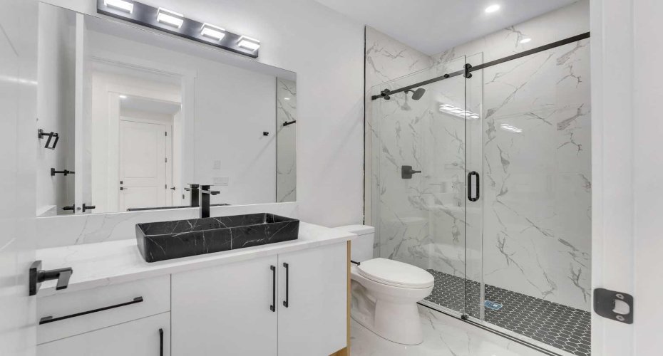 18 South Shore Road, Chestermere, Alberta T1X 2Y4, 7 Bedrooms Bedrooms, ,5 BathroomsBathrooms,Residential,For Sale,South Shore,A2290620