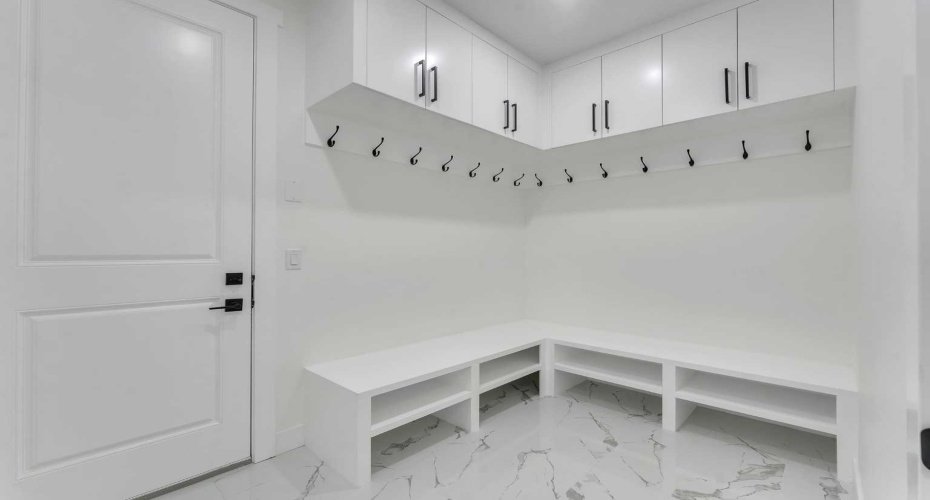 18 South Shore Road, Chestermere, Alberta T1X 2Y4, 7 Bedrooms Bedrooms, ,5 BathroomsBathrooms,Residential,For Sale,South Shore,A2290620