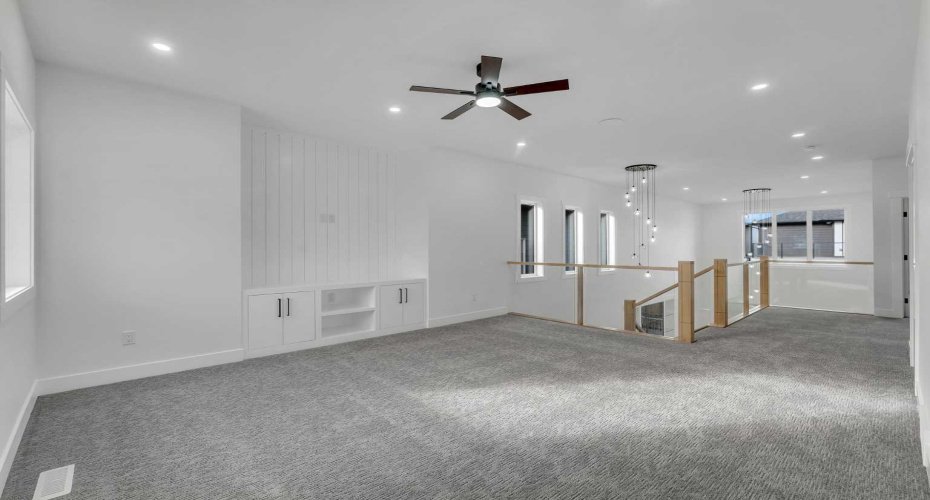 18 South Shore Road, Chestermere, Alberta T1X 2Y4, 7 Bedrooms Bedrooms, ,5 BathroomsBathrooms,Residential,For Sale,South Shore,A2290620