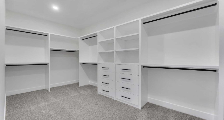 18 South Shore Road, Chestermere, Alberta T1X 2Y4, 7 Bedrooms Bedrooms, ,5 BathroomsBathrooms,Residential,For Sale,South Shore,A2290620