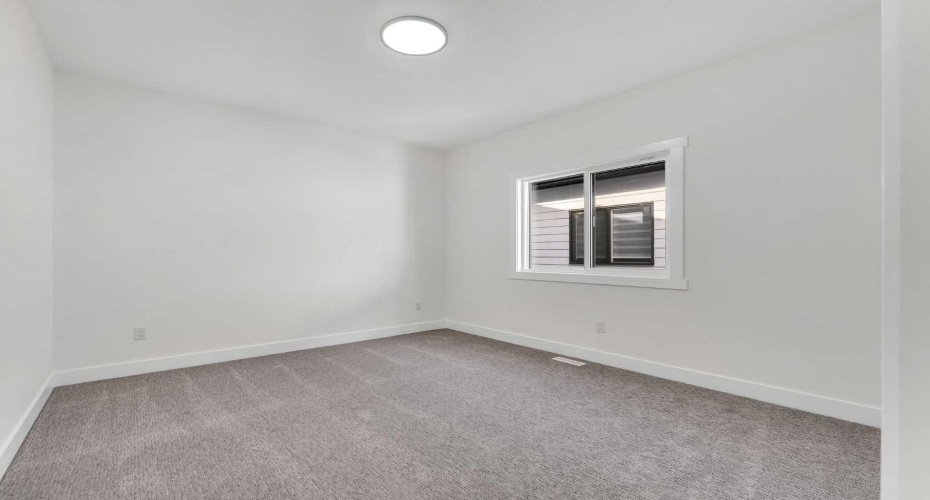 18 South Shore Road, Chestermere, Alberta T1X 2Y4, 7 Bedrooms Bedrooms, ,5 BathroomsBathrooms,Residential,For Sale,South Shore,A2290620