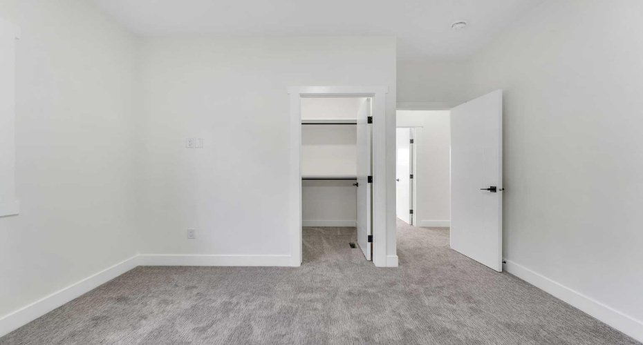 18 South Shore Road, Chestermere, Alberta T1X 2Y4, 7 Bedrooms Bedrooms, ,5 BathroomsBathrooms,Residential,For Sale,South Shore,A2290620