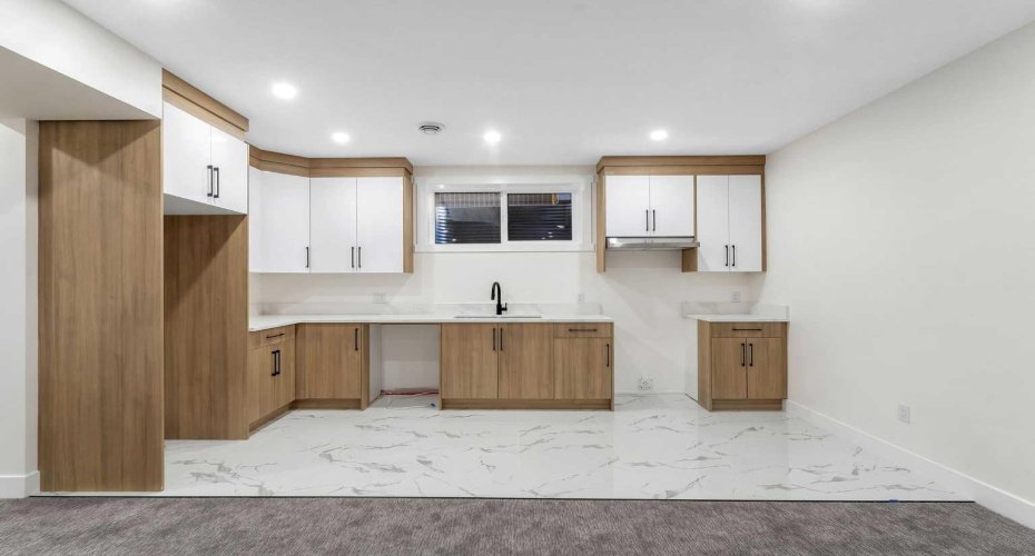 18 South Shore Road, Chestermere, Alberta T1X 2Y4, 7 Bedrooms Bedrooms, ,5 BathroomsBathrooms,Residential,For Sale,South Shore,A2290620