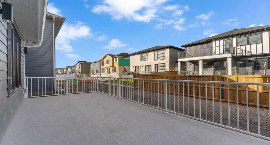 18 South Shore Road, Chestermere, Alberta T1X 2Y4, 7 Bedrooms Bedrooms, ,5 BathroomsBathrooms,Residential,For Sale,South Shore,A2290620