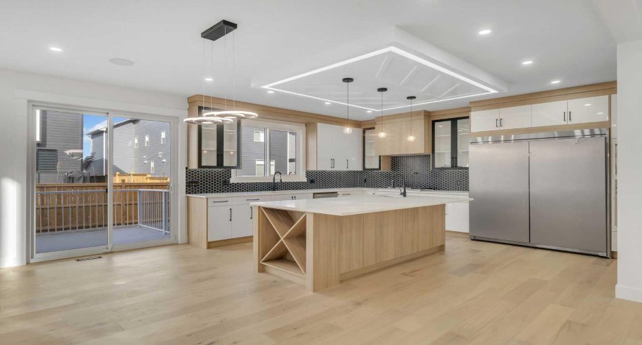 18 South Shore Road, Chestermere, Alberta T1X 2Y4, 7 Bedrooms Bedrooms, ,5 BathroomsBathrooms,Residential,For Sale,South Shore,A2290620