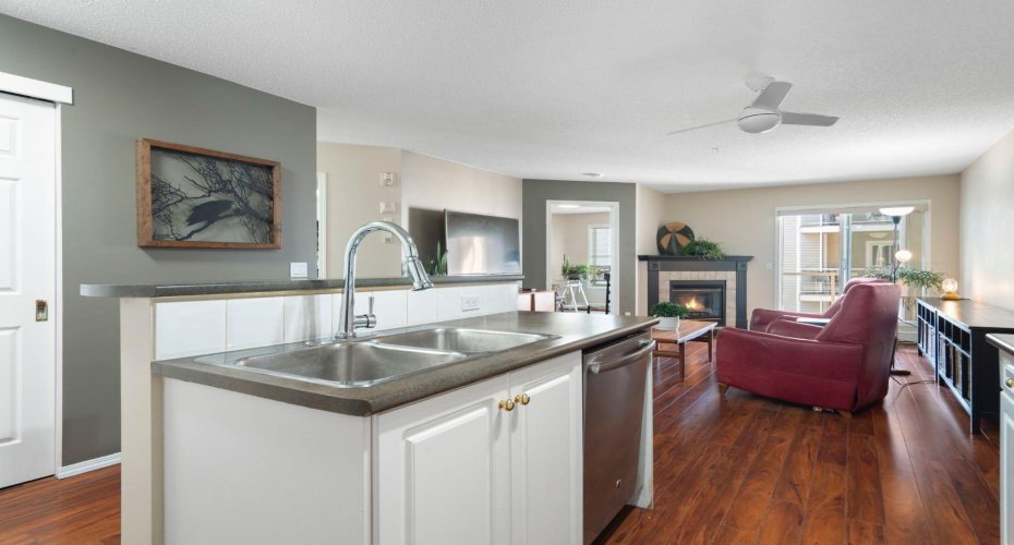 260 Shawville Way, Calgary, Alberta T2Y3Z6, 2 Bedrooms Bedrooms, ,2 BathroomsBathrooms,Residential,For Sale,Shawville,A2290675