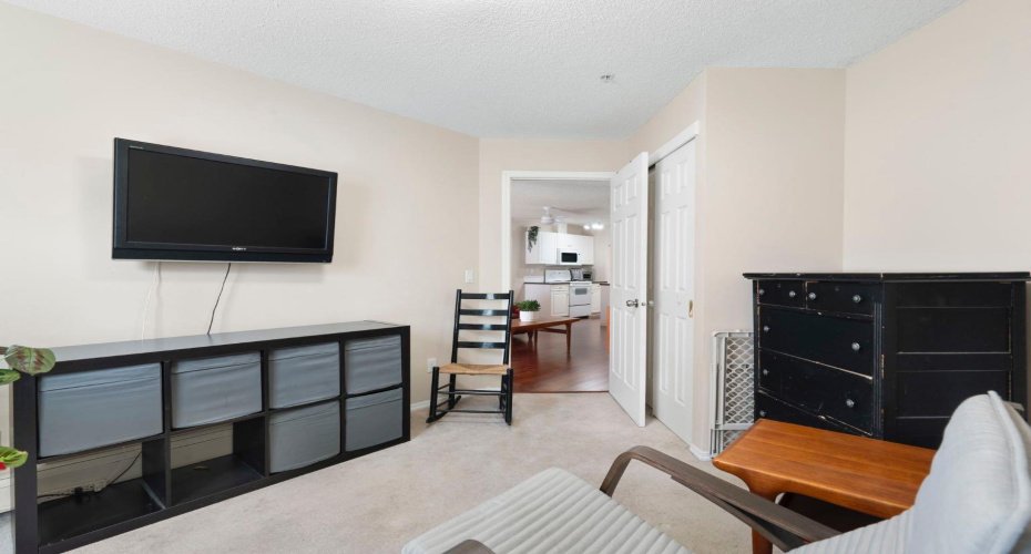 260 Shawville Way, Calgary, Alberta T2Y3Z6, 2 Bedrooms Bedrooms, ,2 BathroomsBathrooms,Residential,For Sale,Shawville,A2290675