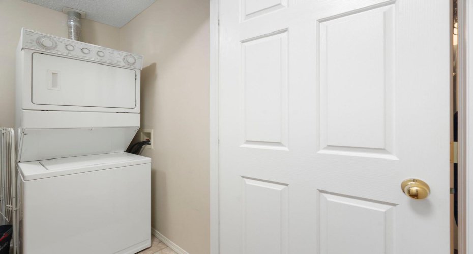 260 Shawville Way, Calgary, Alberta T2Y3Z6, 2 Bedrooms Bedrooms, ,2 BathroomsBathrooms,Residential,For Sale,Shawville,A2290675