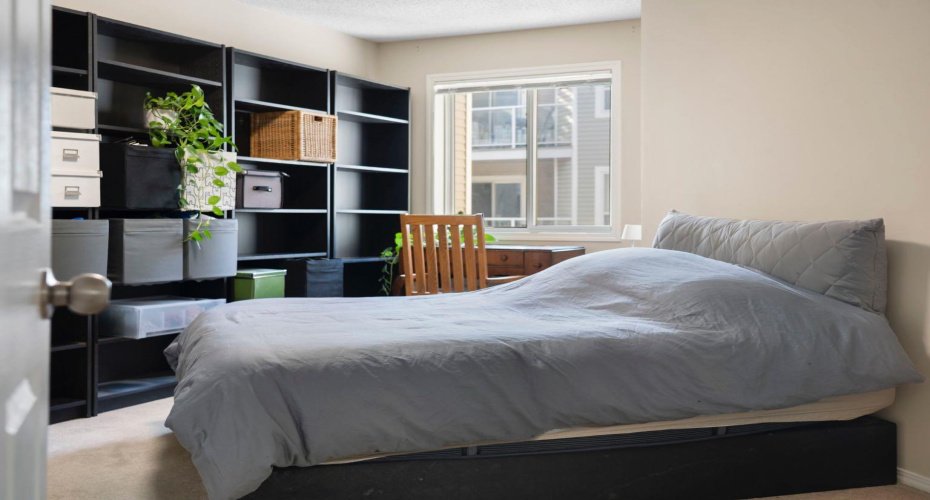 260 Shawville Way, Calgary, Alberta T2Y3Z6, 2 Bedrooms Bedrooms, ,2 BathroomsBathrooms,Residential,For Sale,Shawville,A2290675