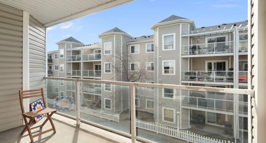 260 Shawville Way, Calgary, Alberta T2Y3Z6, 2 Bedrooms Bedrooms, ,2 BathroomsBathrooms,Residential,For Sale,Shawville,A2290675