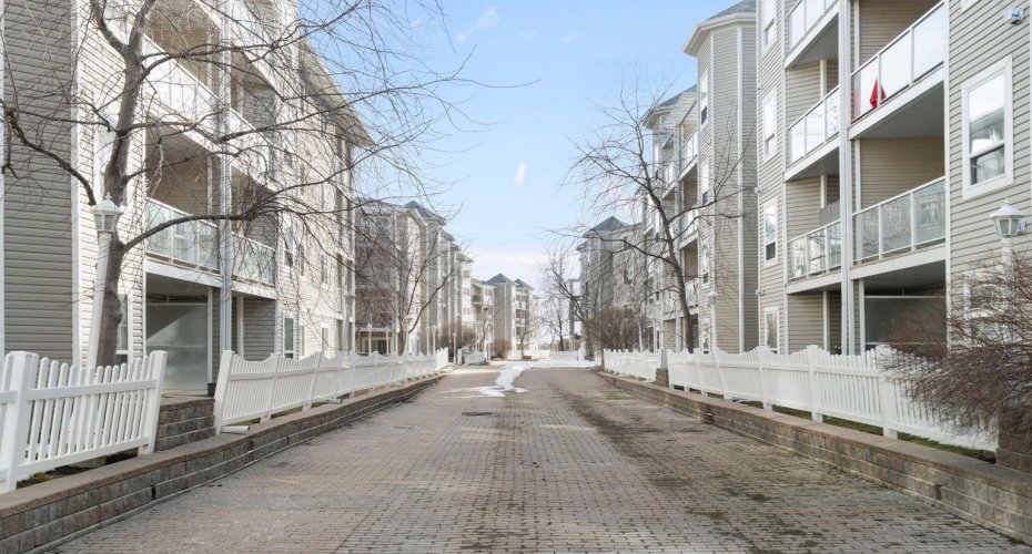 260 Shawville Way, Calgary, Alberta T2Y3Z6, 2 Bedrooms Bedrooms, ,2 BathroomsBathrooms,Residential,For Sale,Shawville,A2290675