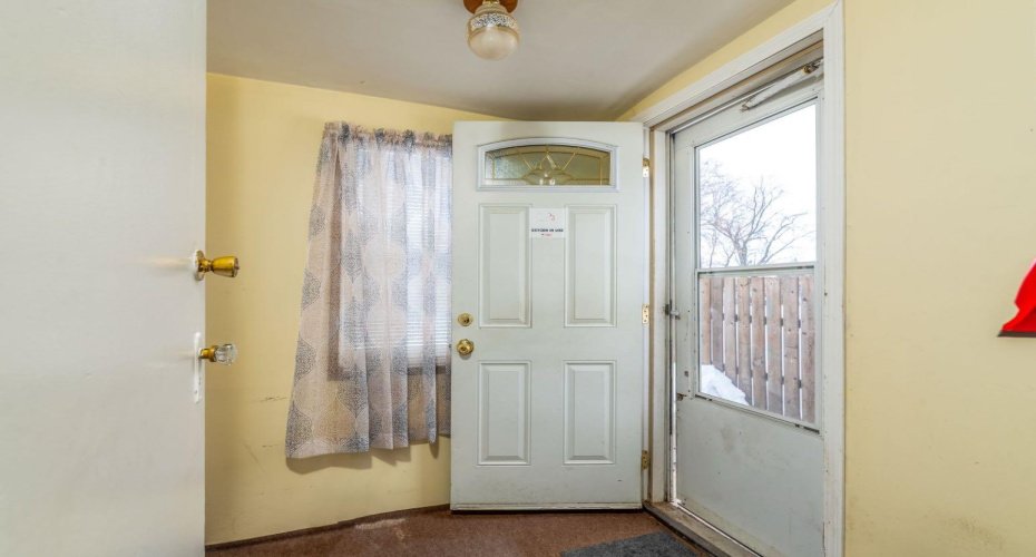 5305 49 Avenue, Lloydminster, Saskatchewan S9V0V2, 2 Bedrooms Bedrooms, ,1 BathroomBathrooms,Residential,For Sale,49,A2290684