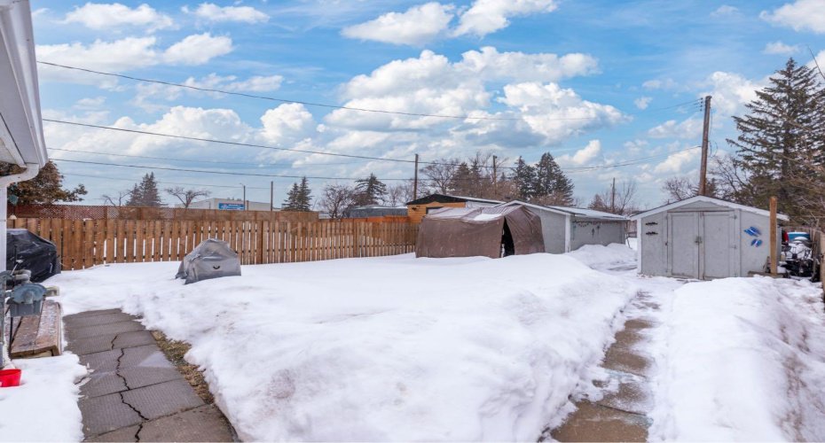 5305 49 Avenue, Lloydminster, Saskatchewan S9V0V2, 2 Bedrooms Bedrooms, ,1 BathroomBathrooms,Residential,For Sale,49,A2290684
