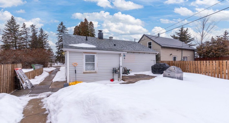 5305 49 Avenue, Lloydminster, Saskatchewan S9V0V2, 2 Bedrooms Bedrooms, ,1 BathroomBathrooms,Residential,For Sale,49,A2290684