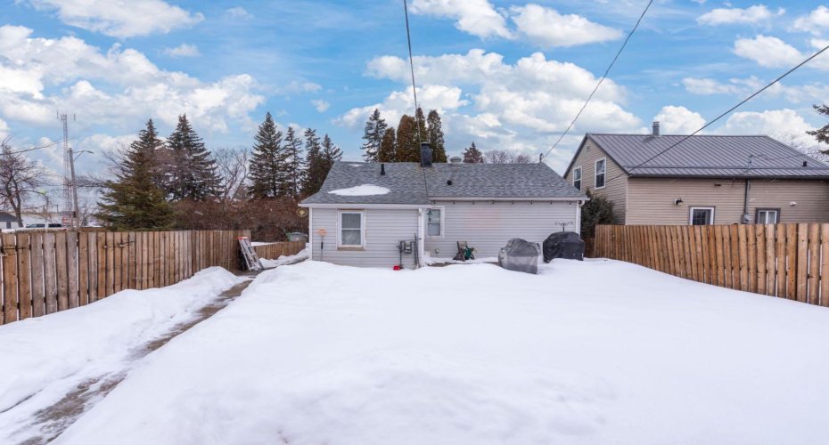 5305 49 Avenue, Lloydminster, Saskatchewan S9V0V2, 2 Bedrooms Bedrooms, ,1 BathroomBathrooms,Residential,For Sale,49,A2290684