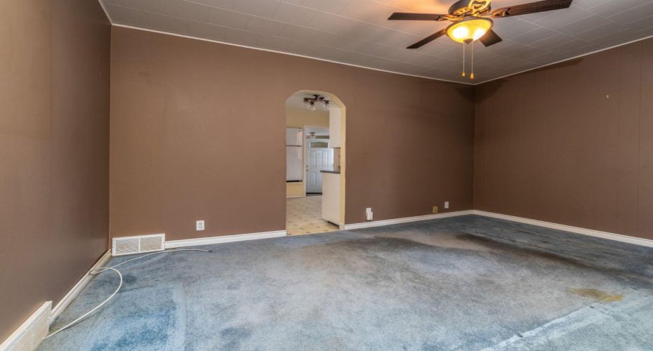 5305 49 Avenue, Lloydminster, Saskatchewan S9V0V2, 2 Bedrooms Bedrooms, ,1 BathroomBathrooms,Residential,For Sale,49,A2290684