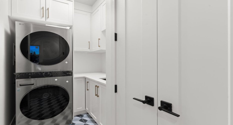 610 24A Street, Calgary, Alberta T2N 2S4, 5 Bedrooms Bedrooms, ,4 BathroomsBathrooms,Residential,For Sale,24A,A2290687