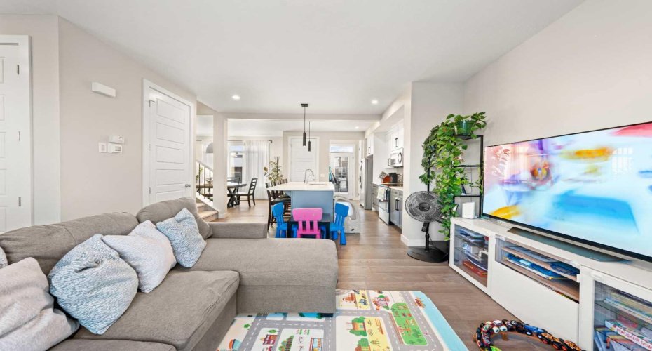 281 Waterford Boulevard, Chestermere, Alberta T1X2P8, 4 Bedrooms Bedrooms, ,4 BathroomsBathrooms,Residential,For Sale,Waterford,A2290786