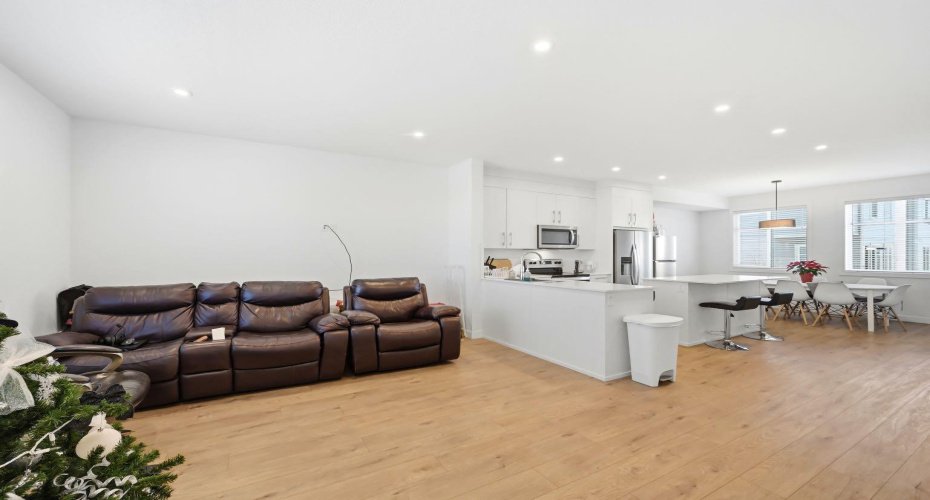 14235 1 Street, Calgary, Alberta T3P1Y4, 4 Bedrooms Bedrooms, ,3 BathroomsBathrooms,Residential,For Sale,1,A2290800