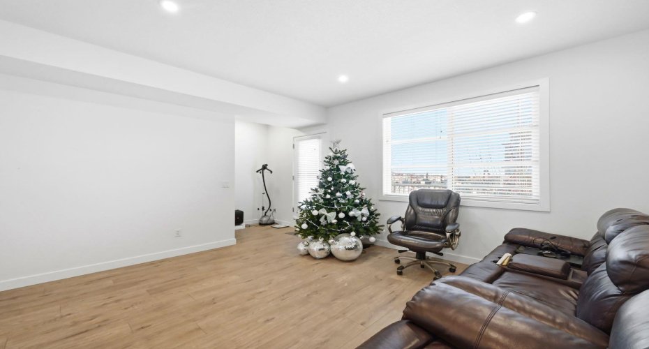 14235 1 Street, Calgary, Alberta T3P1Y4, 4 Bedrooms Bedrooms, ,3 BathroomsBathrooms,Residential,For Sale,1,A2290800