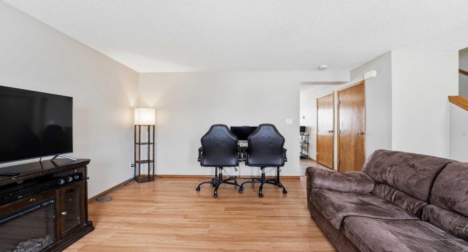 41 Winston Place, Blackfalds, Alberta T4M 0K9, 3 Bedrooms Bedrooms, ,2 BathroomsBathrooms,Residential,For Sale,Winston,A2290421