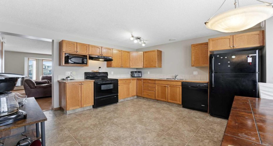 41 Winston Place, Blackfalds, Alberta T4M 0K9, 3 Bedrooms Bedrooms, ,2 BathroomsBathrooms,Residential,For Sale,Winston,A2290421